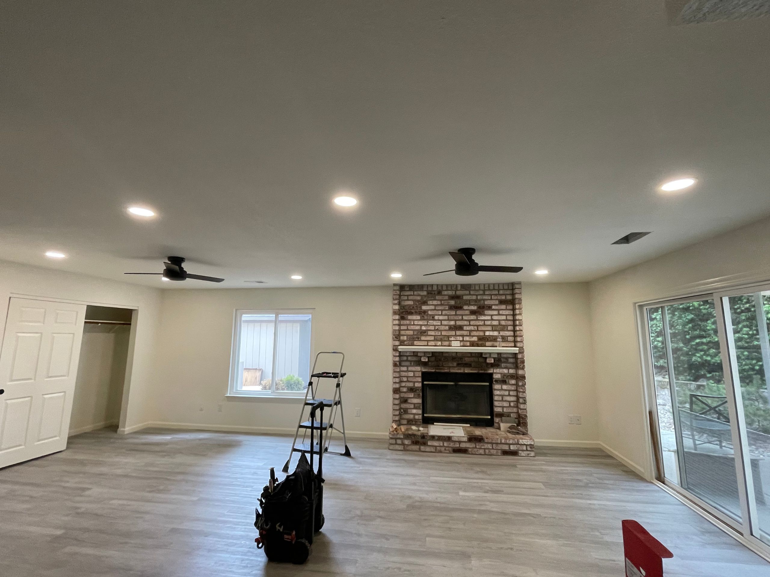 Indoor lighting installation